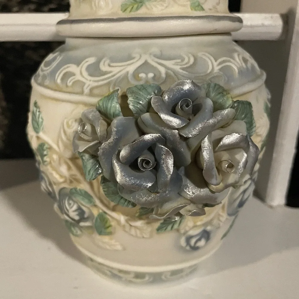 Vintage Metallic Blue Rose Ivory Color Box Jar W/ Lid Beautiful!‎